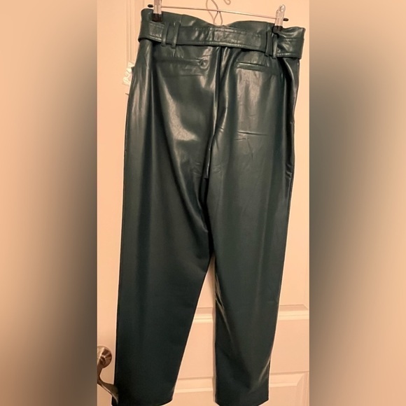 ❤️‍🔥HOST  PICK❤️‍🔥 CLEO NWT EMERALD GREEN, FAUX LEATHER  SZ 8, 29” PARTY,… - Picture 6 of 12